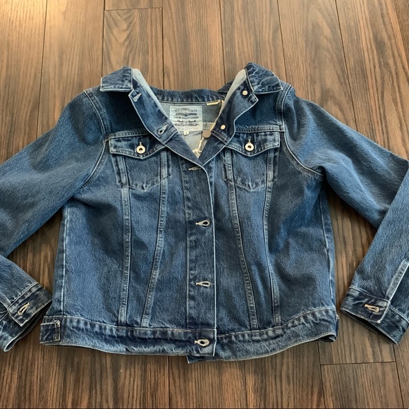 Levi Strauss & Co Off The Shoulder Trucker Denim Jacket 847550000 - Picture 8 of 13